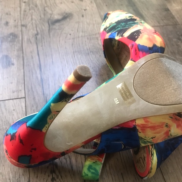 GUESS Peep-Toe Sling- Back Muti Colored Heels - Picture 7 of 14